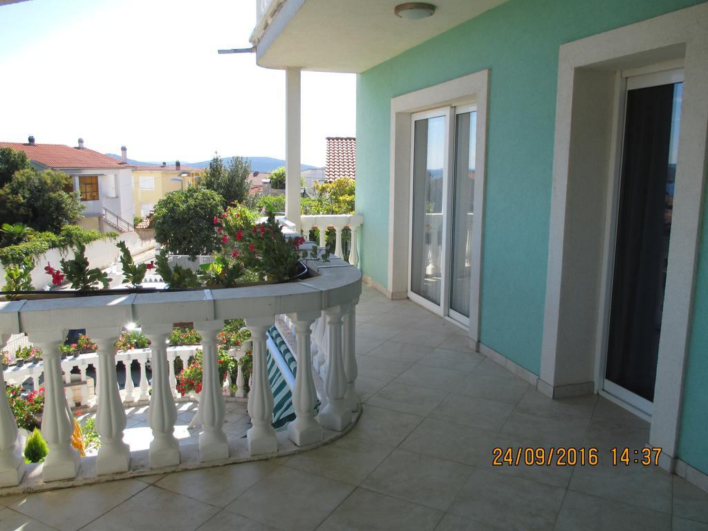 Apartments Katarine Zrinske Vodice Exteriör bild