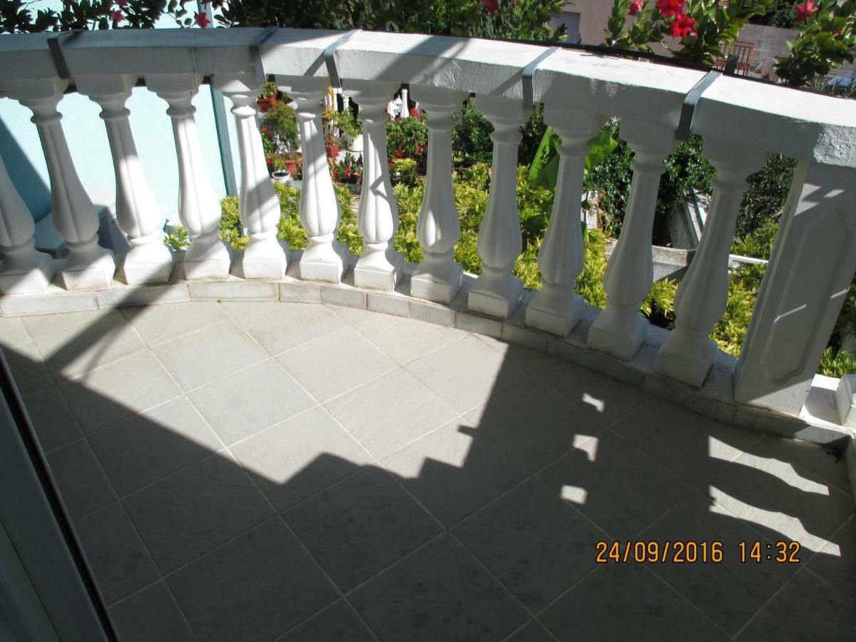Apartments Katarine Zrinske Vodice Rum bild